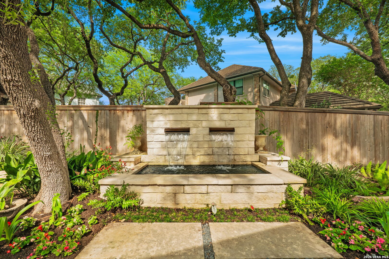 2 Chatsworth Way San Antonio TX 78209