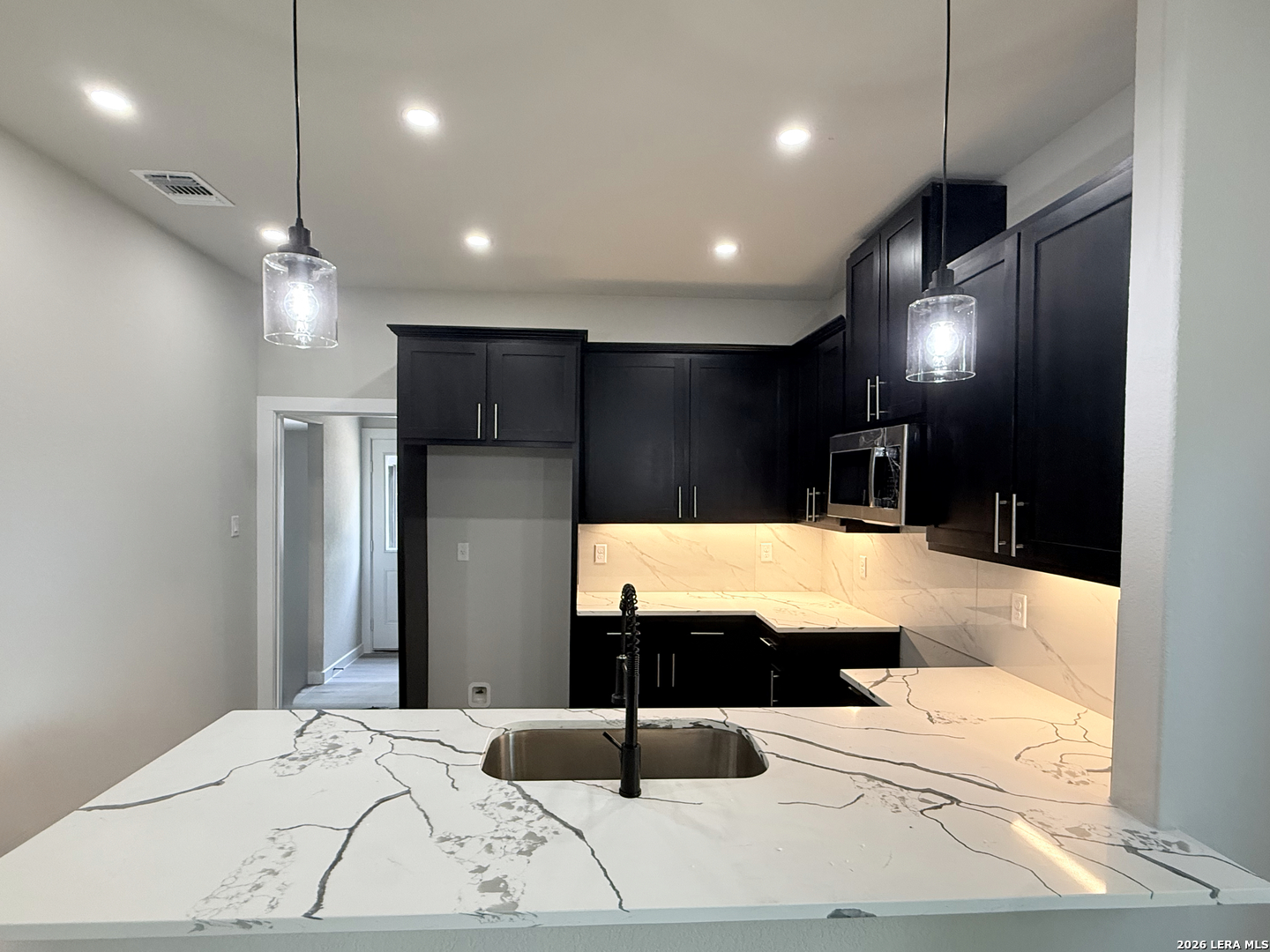 1719 W Houston San Antonio TX 78207