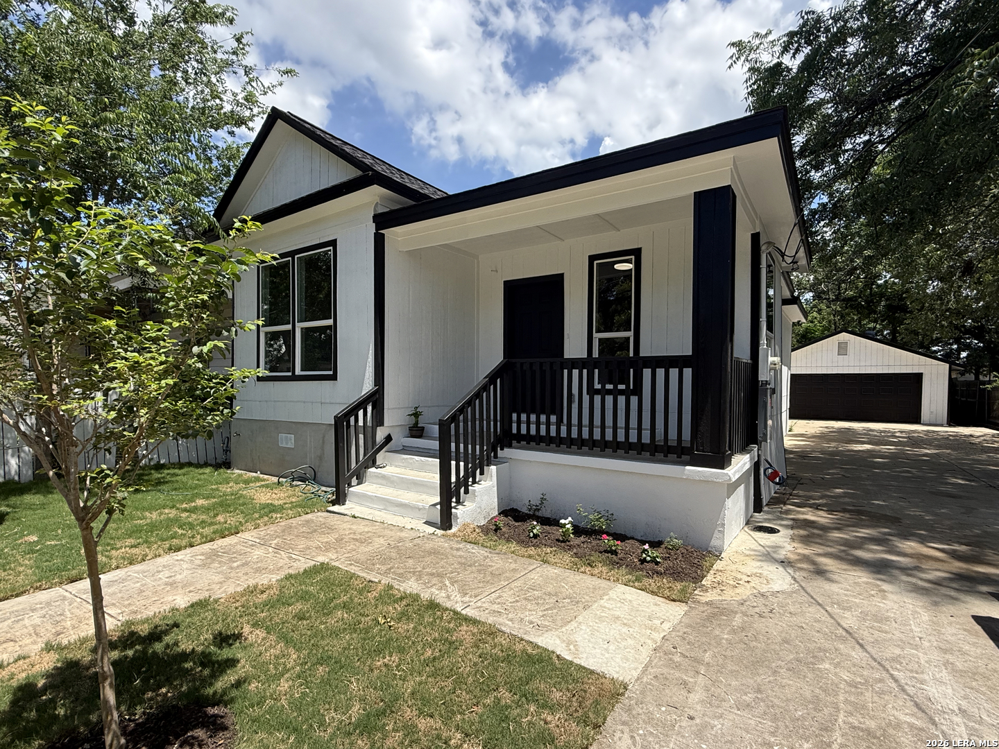 1719 W Houston San Antonio TX 78207