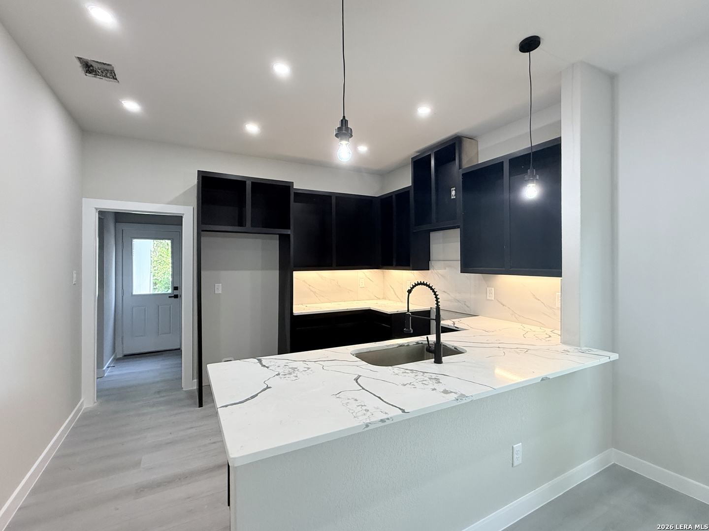 1719 W Houston San Antonio TX 78207