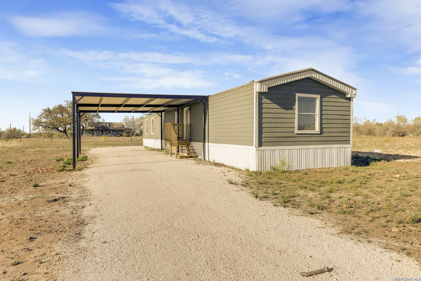 2811 Cr 467 Devine TX 78016