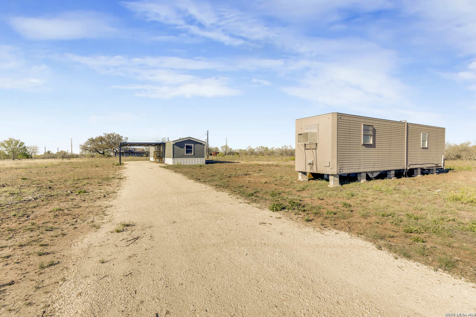 2811 Cr 467 Devine TX 78016