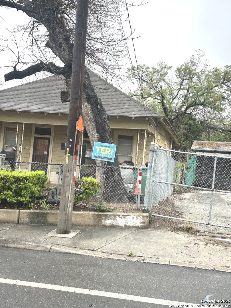 904 Ruiz San Antonio TX 78207