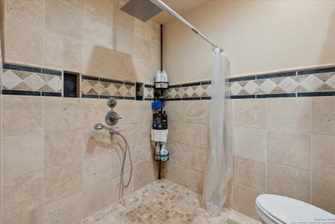 101 Cynthia Pleasanton TX 78064