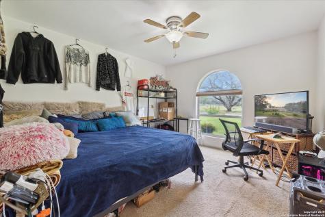 101 Cynthia Pleasanton TX 78064