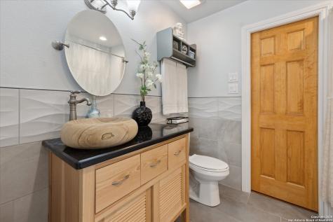101 Cynthia Pleasanton TX 78064