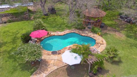 101 Cynthia Pleasanton TX 78064