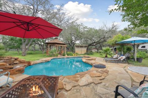 101 Cynthia Pleasanton TX 78064