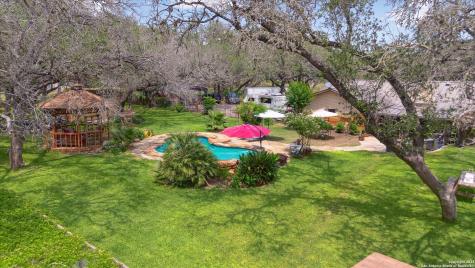 101 Cynthia Pleasanton TX 78064