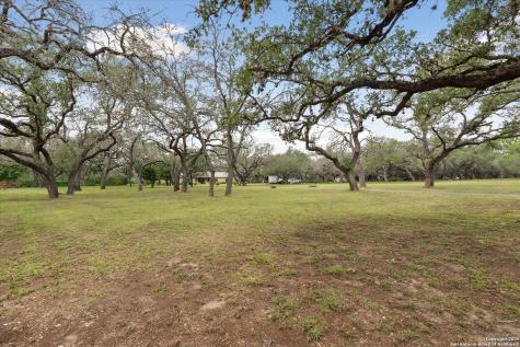 101 Cynthia Pleasanton TX 78064