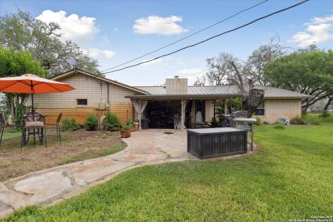101 Cynthia Pleasanton TX 78064