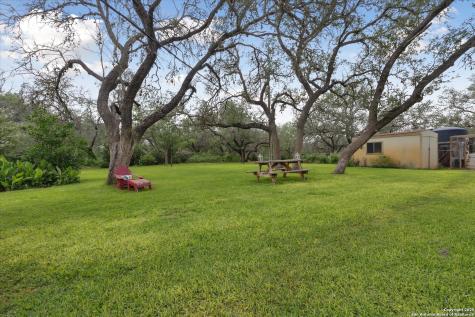 101 Cynthia Pleasanton TX 78064