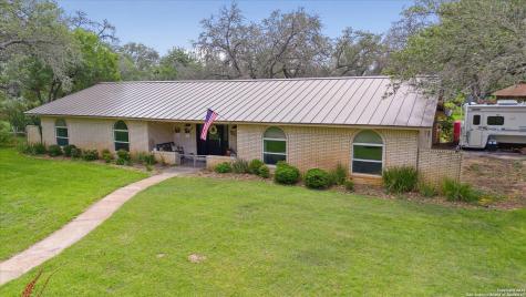 101 Cynthia Pleasanton TX 78064