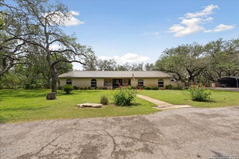 101 Cynthia Pleasanton TX 78064