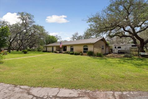 101 Cynthia Pleasanton TX 78064