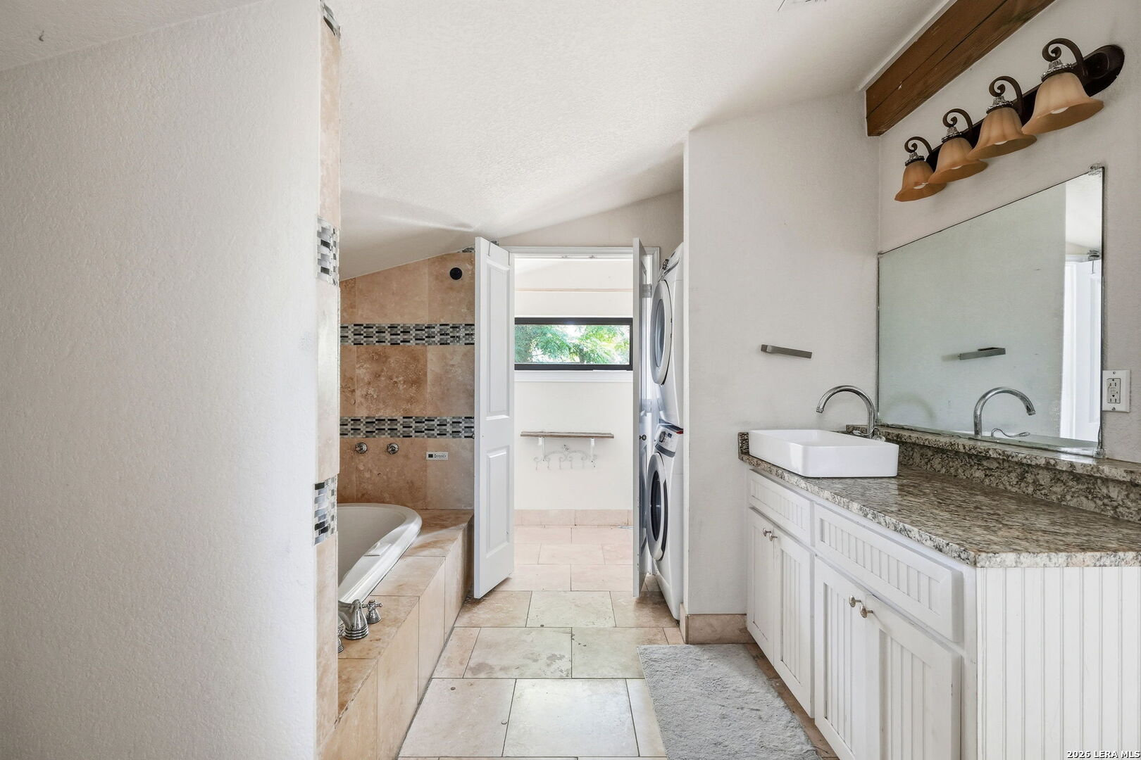 606 E Austin Street Luling TX 78648