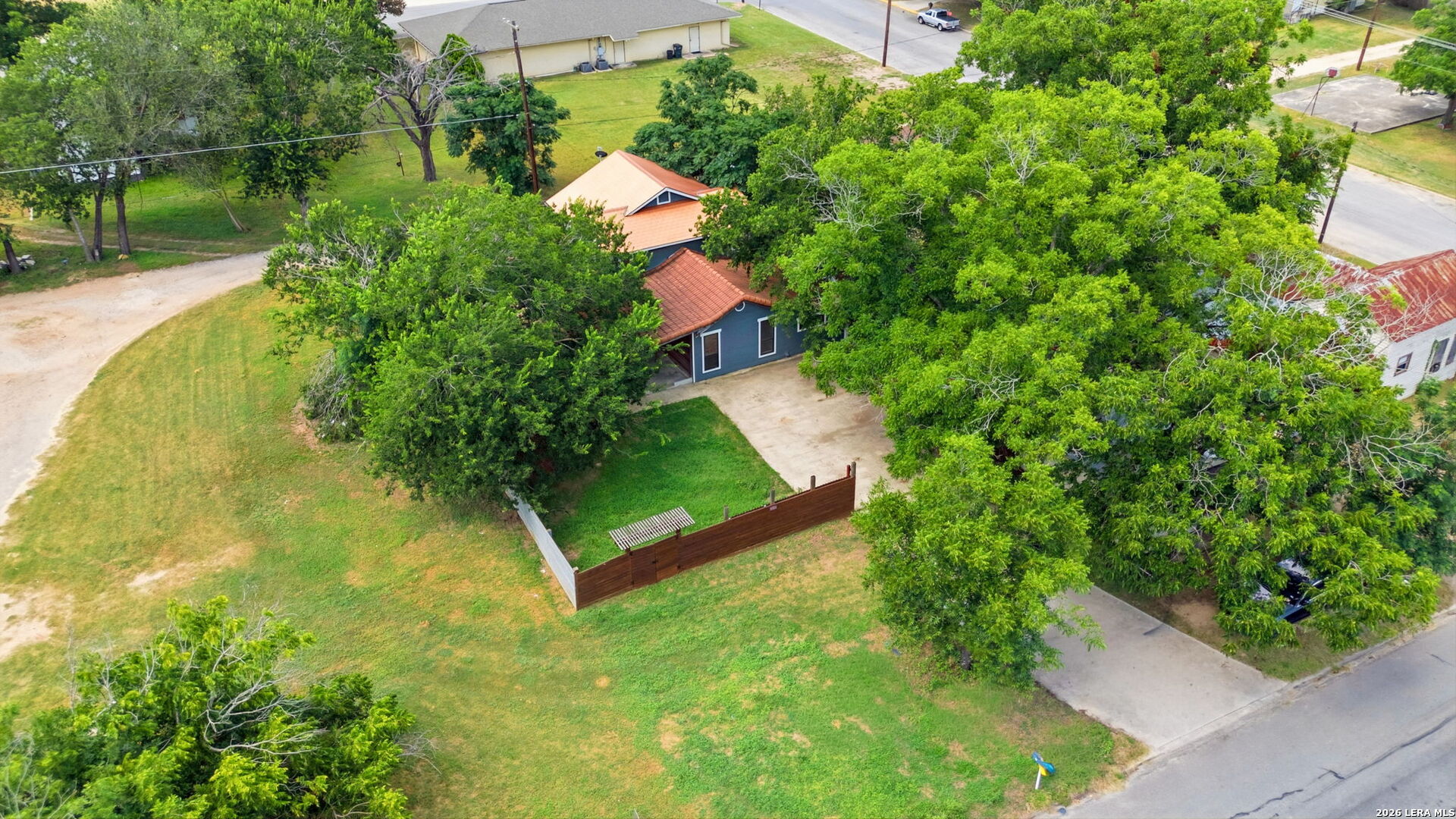 606 E Austin Street Luling TX 78648