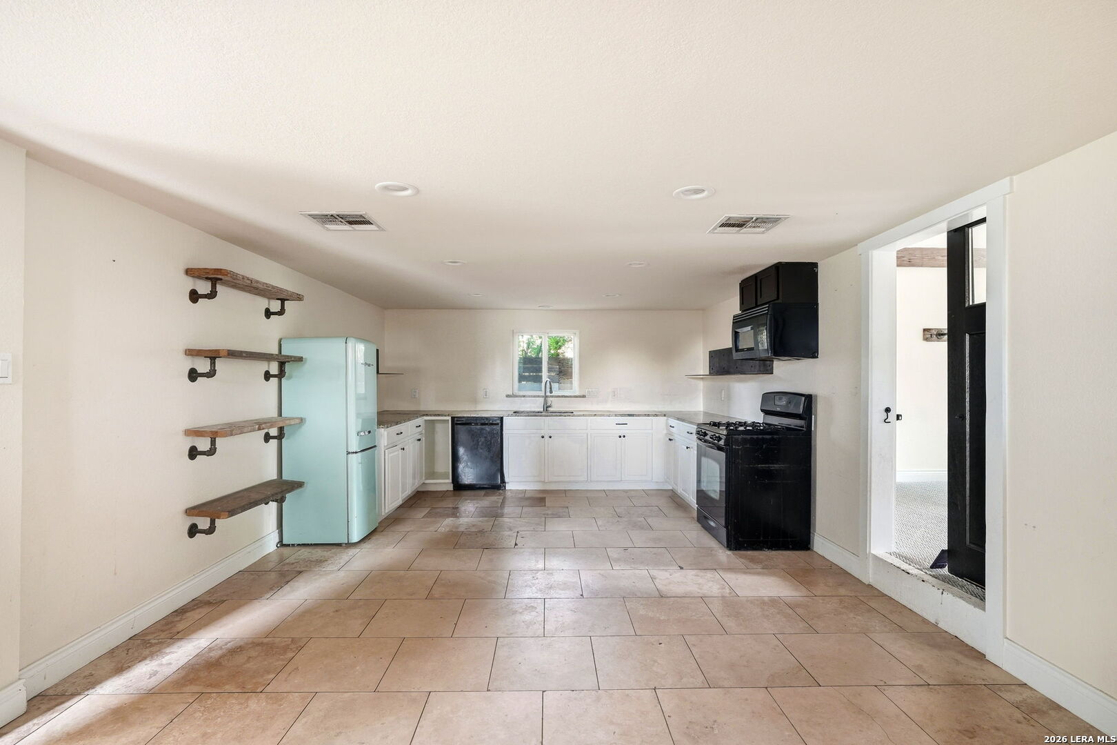 606 E Austin Street Luling TX 78648