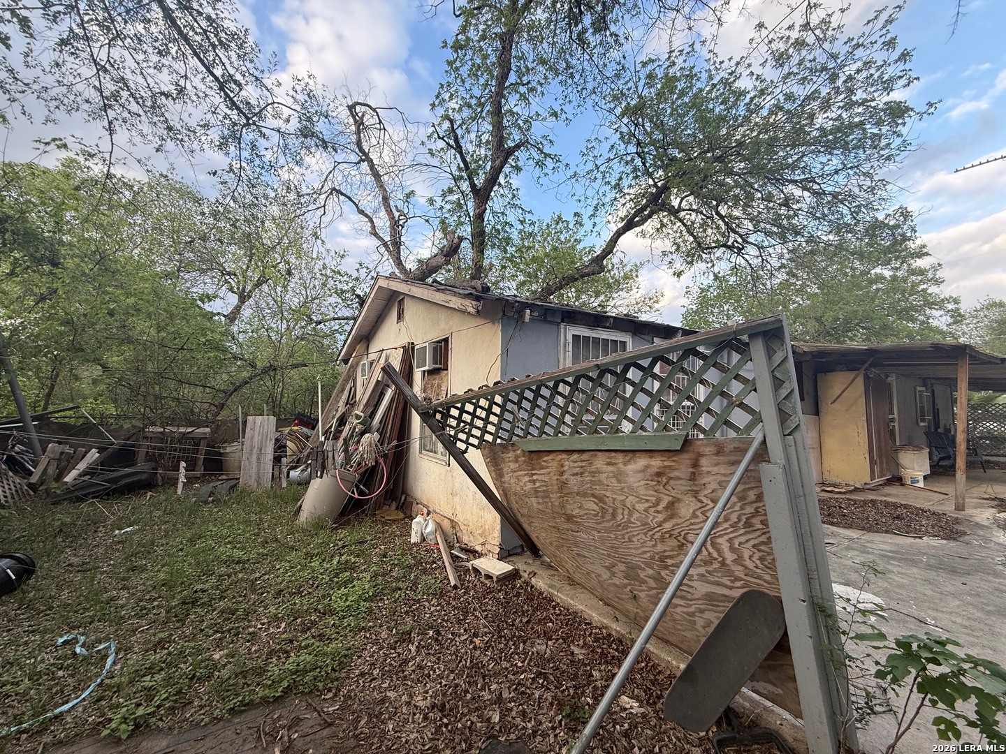 1109 Allende San Antonio TX 78237