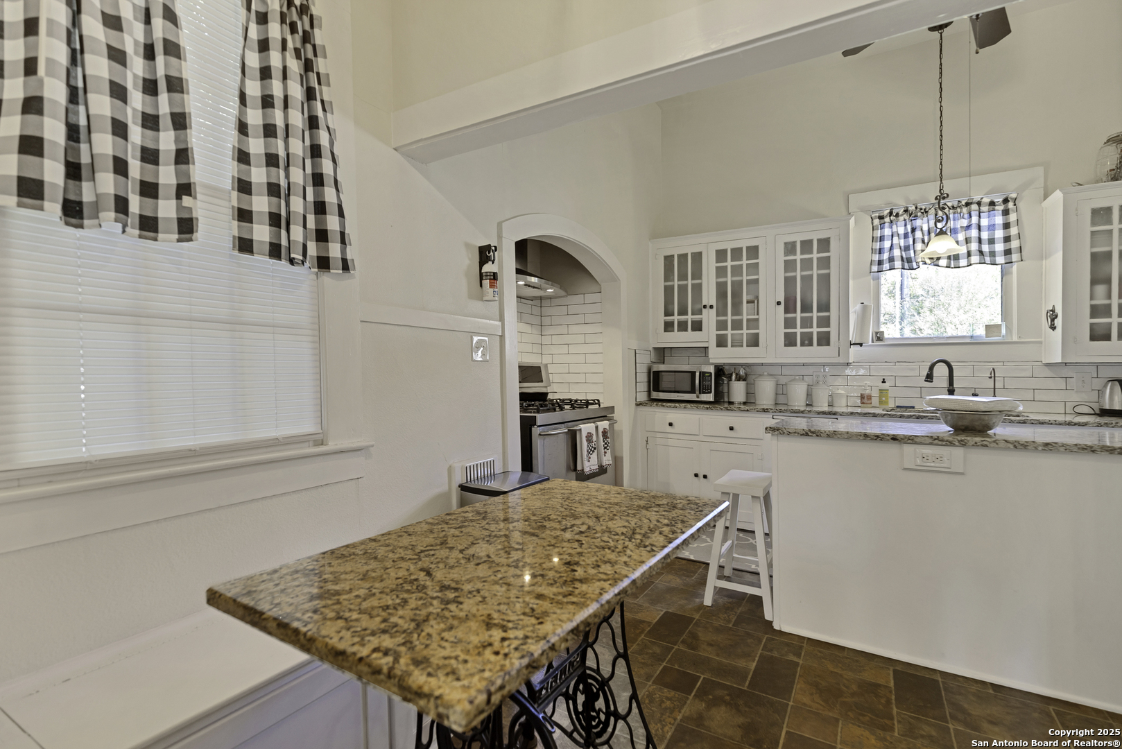 406 Tilden Kenedy TX 78119