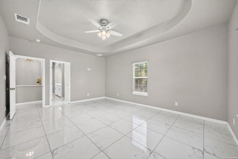 8116 Ventura Boulevard Selma TX 78154