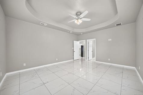 8116 Ventura Boulevard Selma TX 78154
