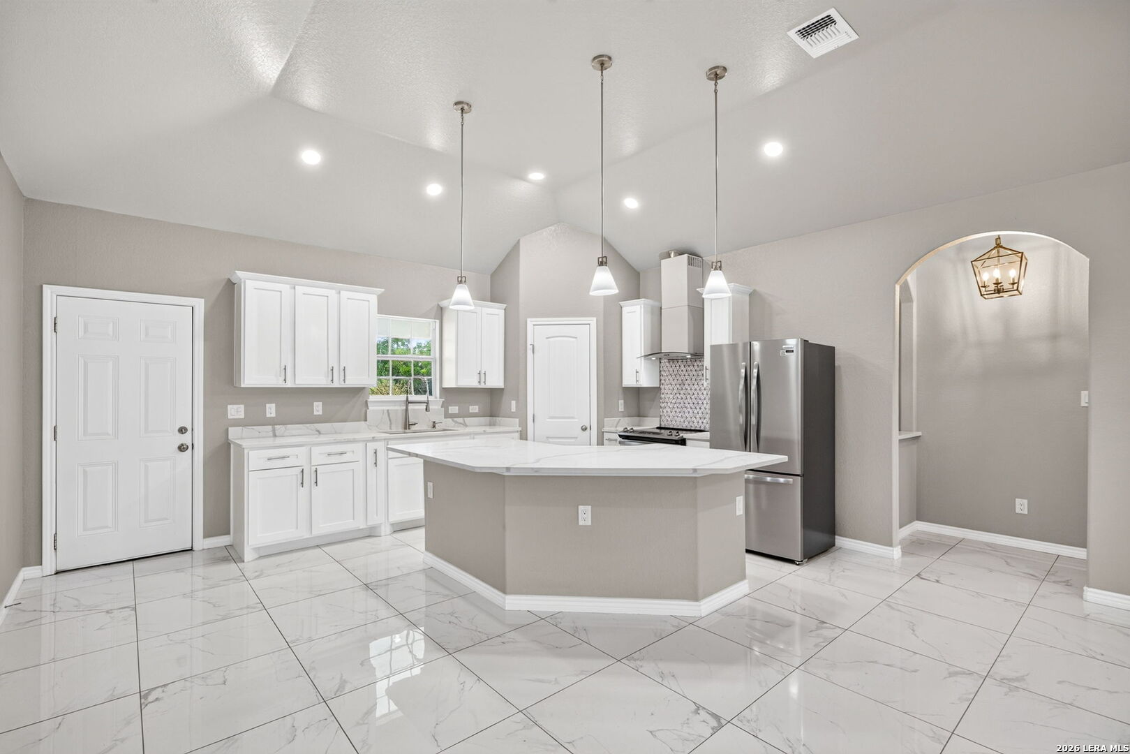 8116 Ventura Boulevard Selma TX 78154