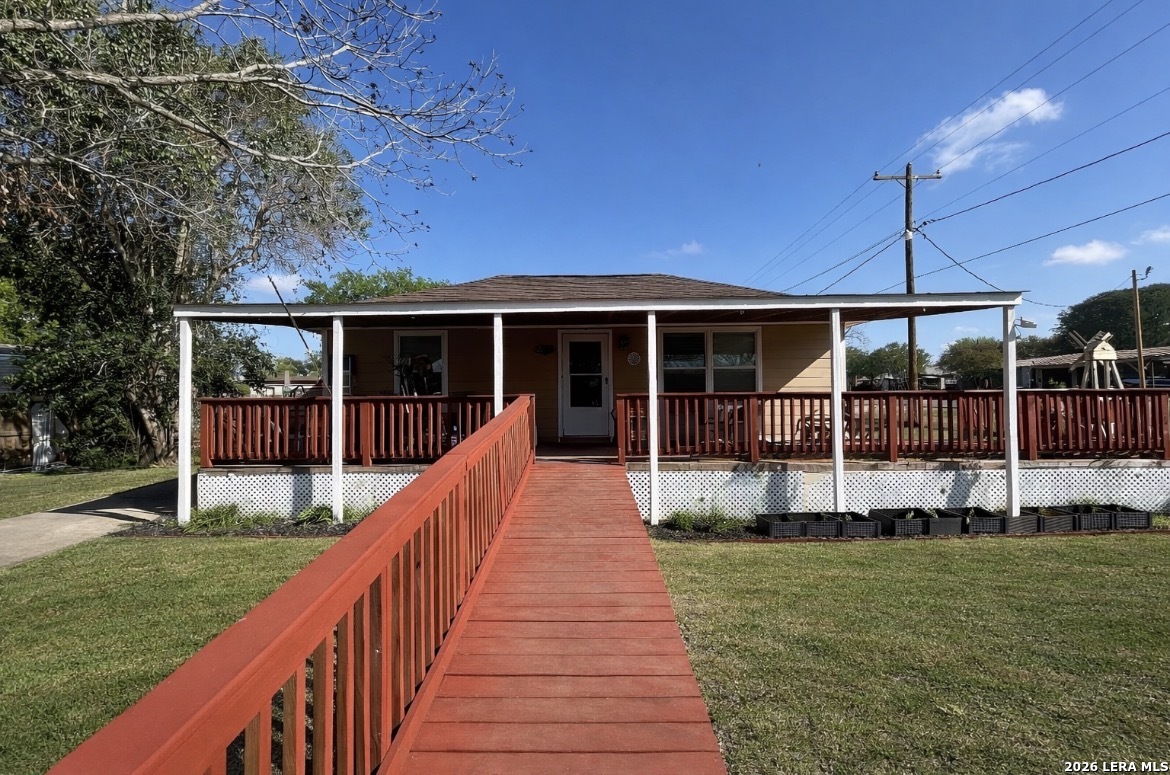 251 Avenue J Poteet TX 78065