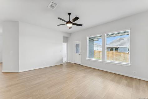 5813 Gunner Point New Braunfels TX 78130
