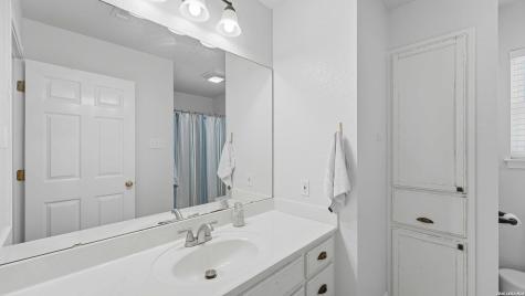 113 Miller Cove La Vernia TX 78121
