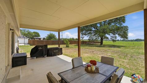 113 Miller Cove La Vernia TX 78121