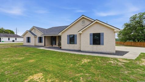 113 Miller Cove La Vernia TX 78121