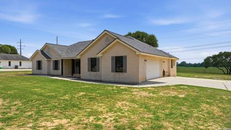 113 Miller Cove La Vernia TX 78121