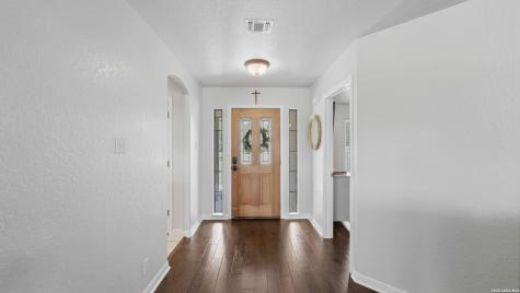113 Miller Cove La Vernia TX 78121