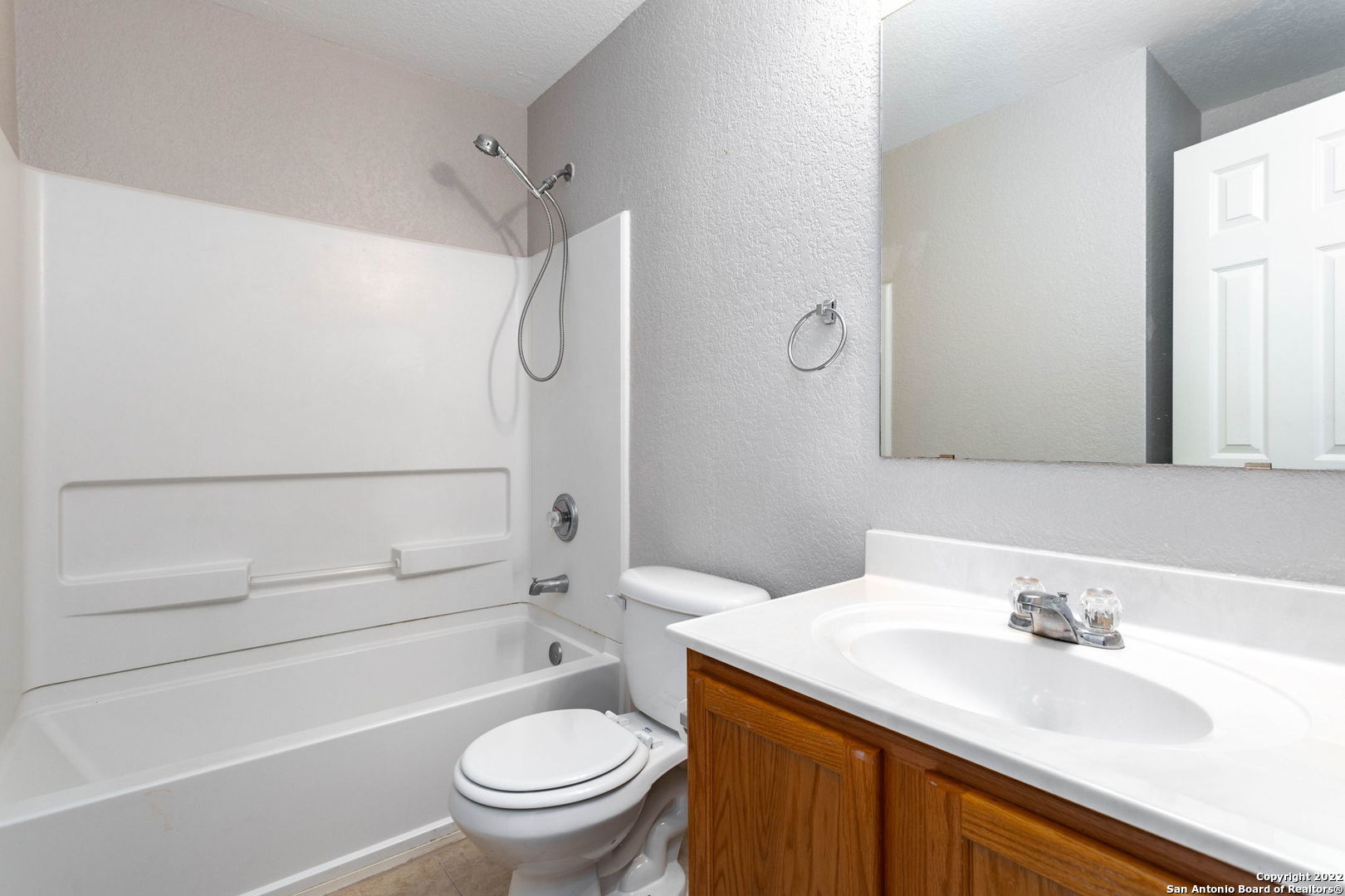 9359 Maple Silver San Antonio TX 78254