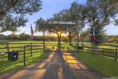 1041 Homestead Ridge New Braunfels TX 78132
