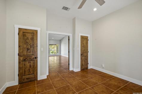 145 Valley Home Comfort TX 78013