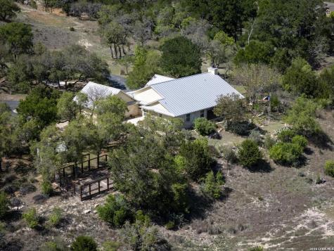 145 Valley Home Comfort TX 78013