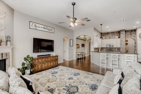 8330 Magdalena Run Helotes TX 78023