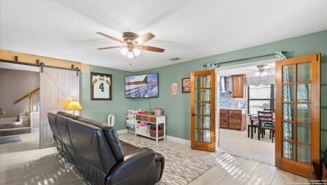 501 Rudeloff Seguin TX 78155