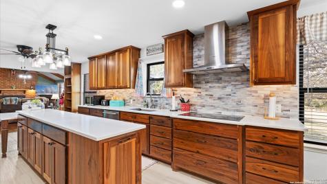 501 Rudeloff Seguin TX 78155