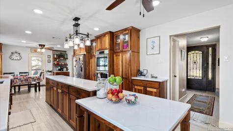 501 Rudeloff Seguin TX 78155