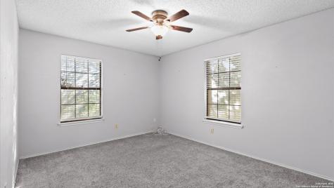 501 Rudeloff Seguin TX 78155
