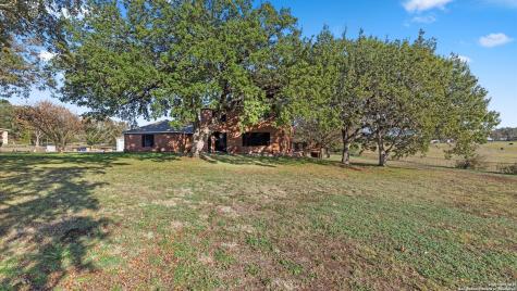 501 Rudeloff Seguin TX 78155