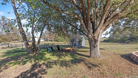 501 Rudeloff Seguin TX 78155