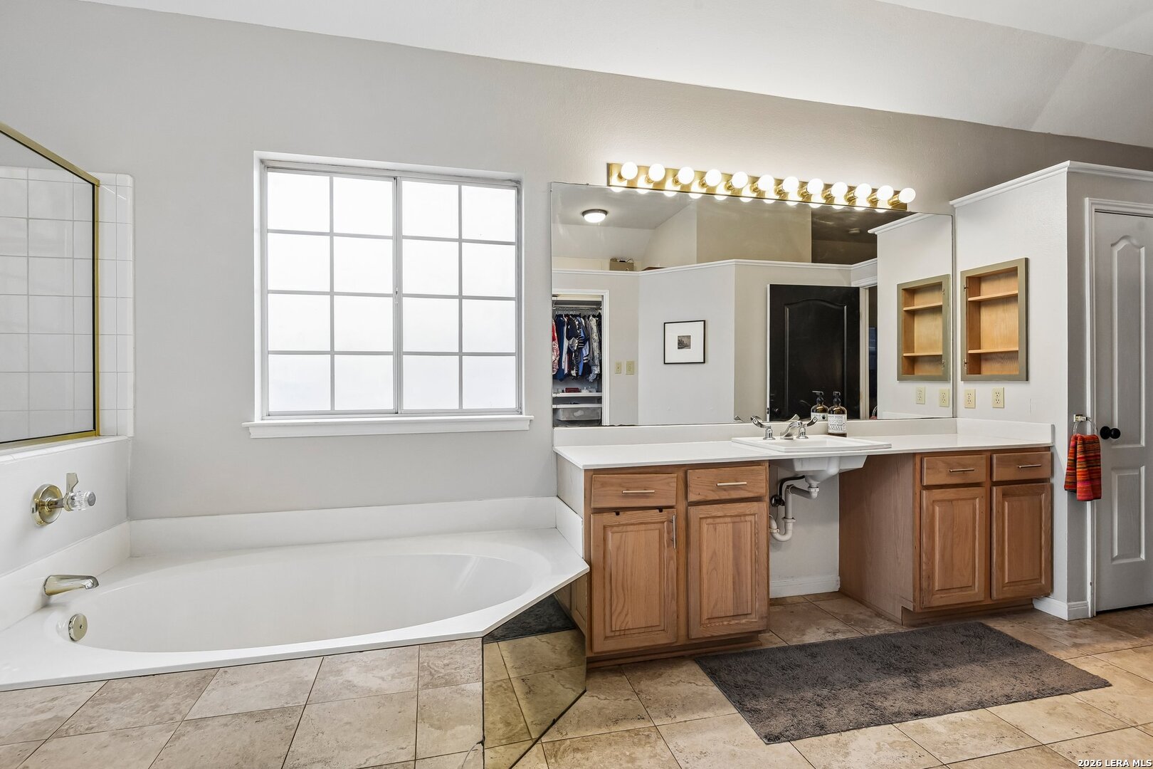 14215 Silverhollow San Antonio TX 78232