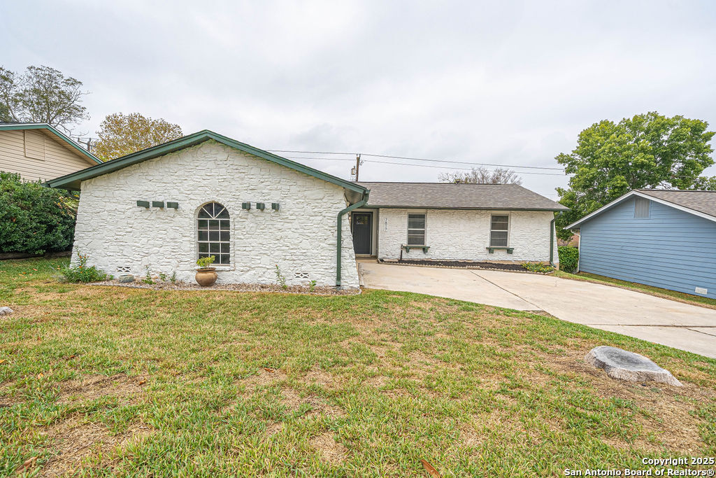 7817 Hollow Oak Live Oak TX 78233