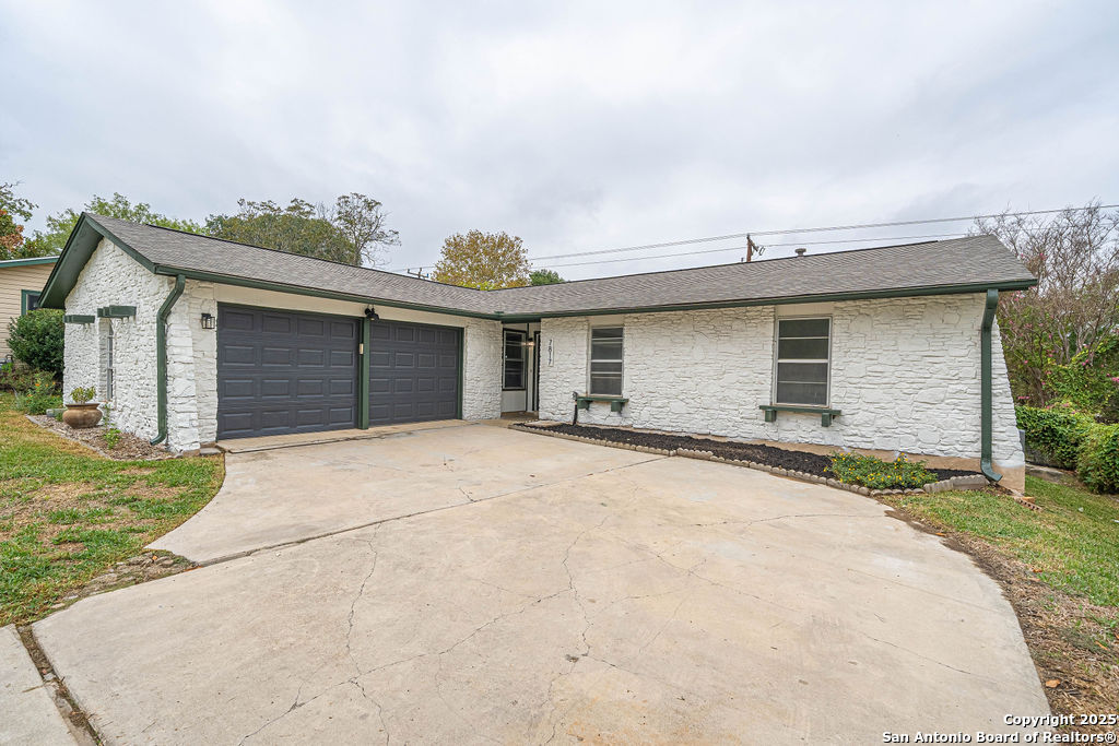 7817 Hollow Oak Live Oak TX 78233
