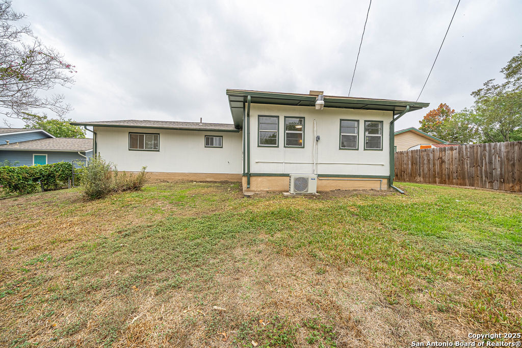7817 Hollow Oak Live Oak TX 78233