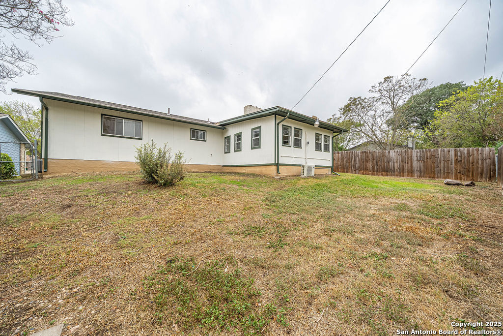 7817 Hollow Oak Live Oak TX 78233